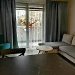 Uroczy Z Garazem
