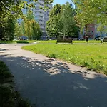 Uroczy Z Garazem Apartment