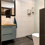 Uroczy Z Garazem Apartment