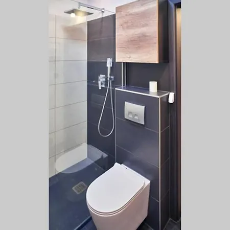 Uroczy Z Garazem Apartment *