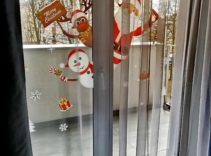 Uroczy Z Garazem Апартаменты *