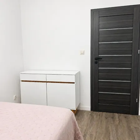 Uroczy Z Garazem Διαμέρισμα Krasków